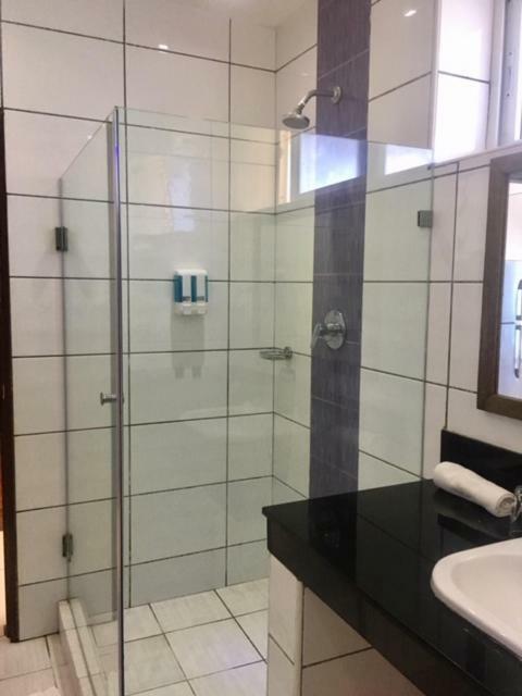 Bamburi Beach Studio Apartment B41 Bagian luar foto